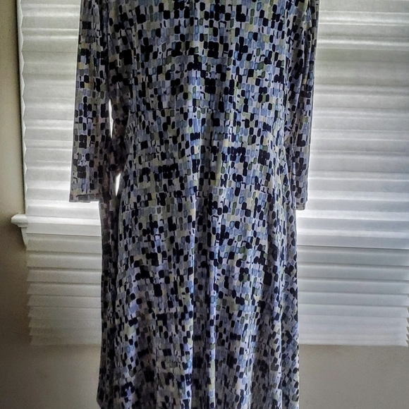 Dress - Picture 3 of 8